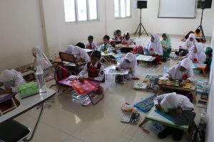 lomba mewarnai
